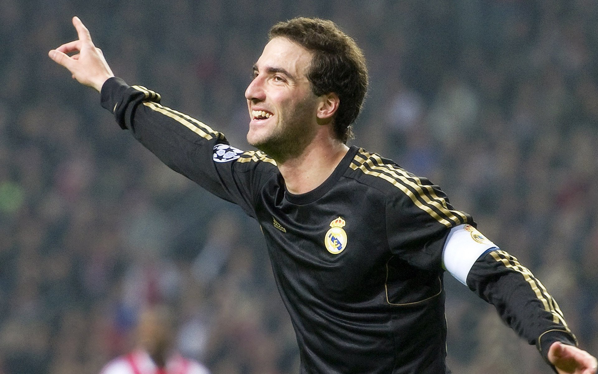 欧国联比赛:塞尔维亚队双杀匈牙利队,欧联杯之王塞维利亚